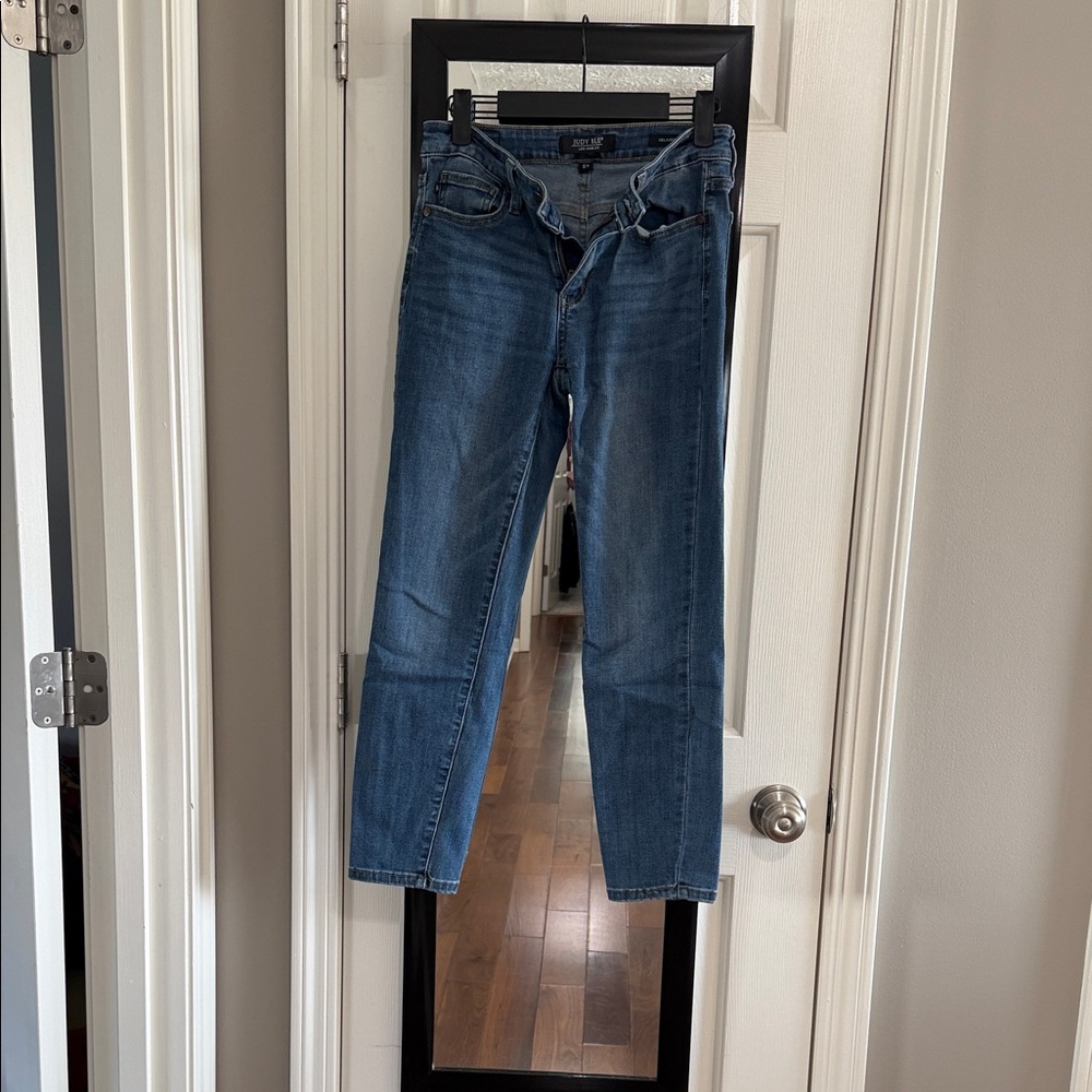 Judy Blue Straight Leg Jeans in Classic Blue